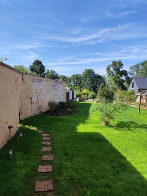 Le Gite De Sissi Lavardin  Bagian luar foto